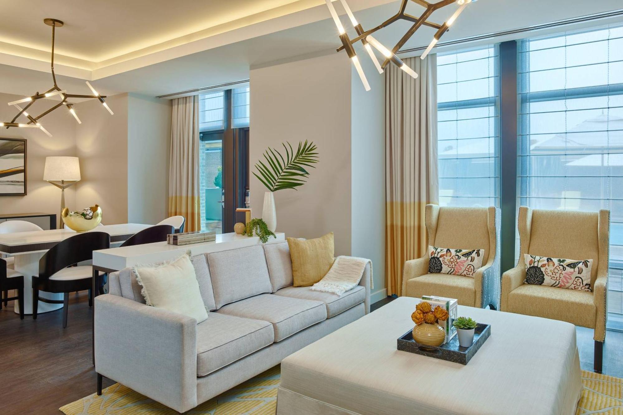 The At Avalon, Autograph Collection