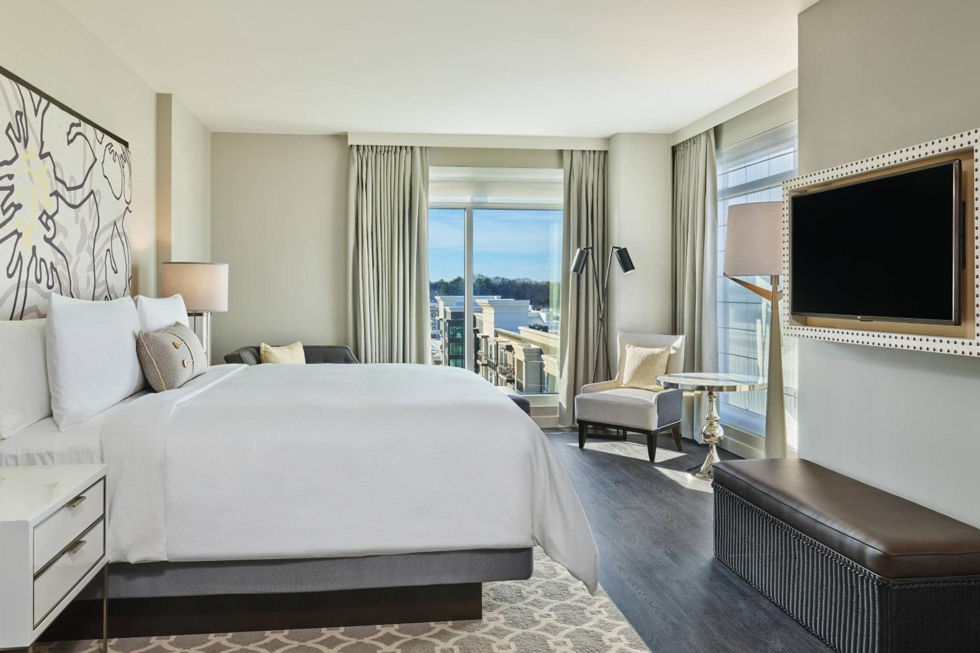 The At Avalon, Autograph Collection 4*