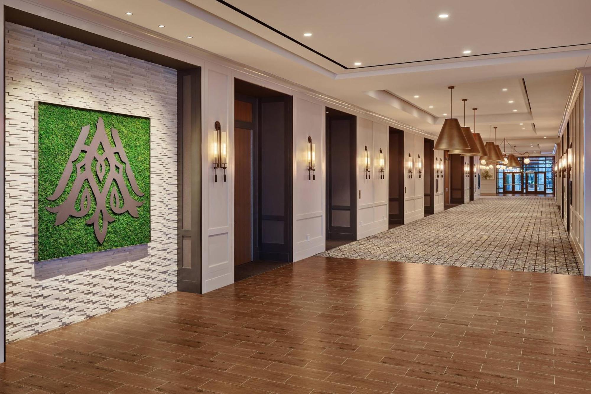 The At Avalon, Autograph Collection